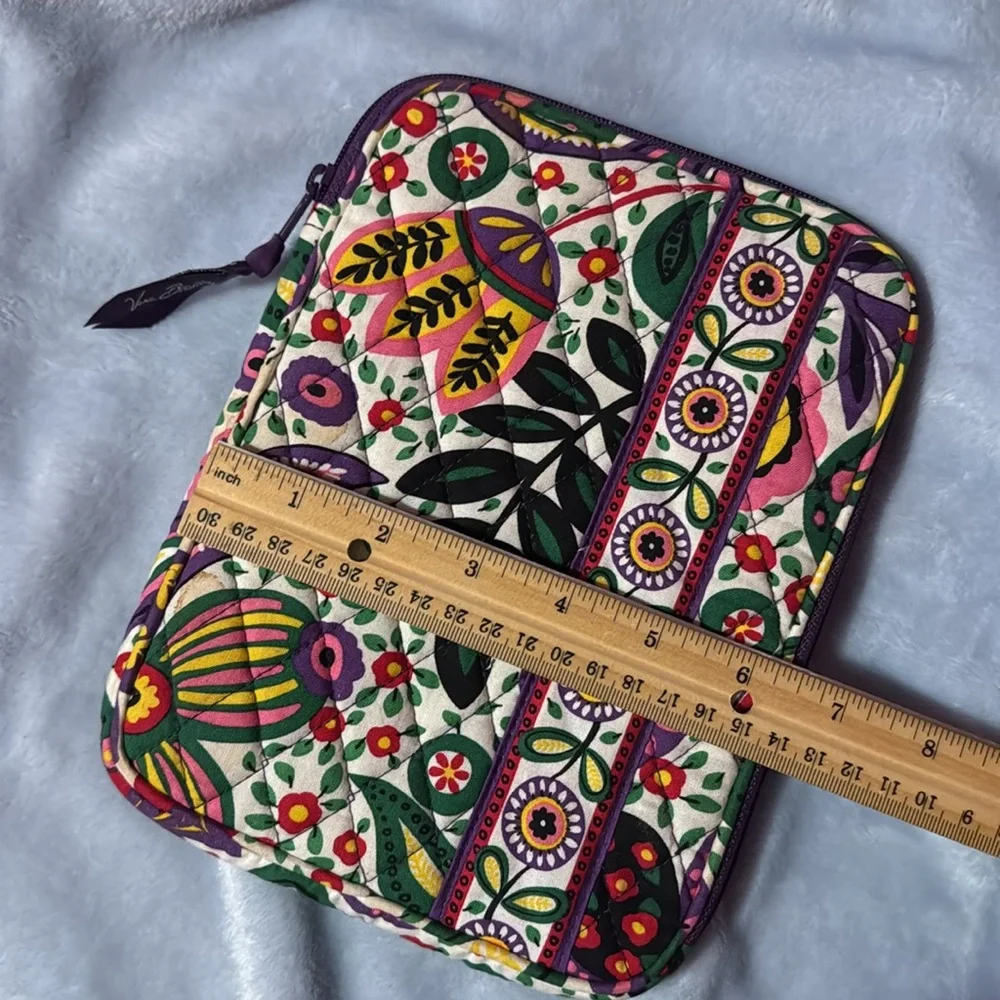 Vera Bradley 6x9 Tablet Case Padded Zip Around Small Pocket Purple Floral Print